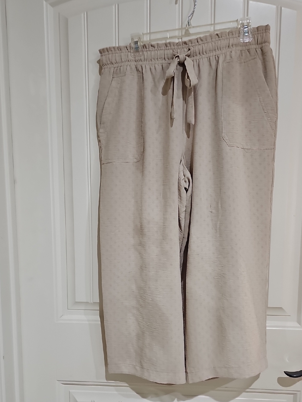 Soho Apparel Beige Drawstring Capris
